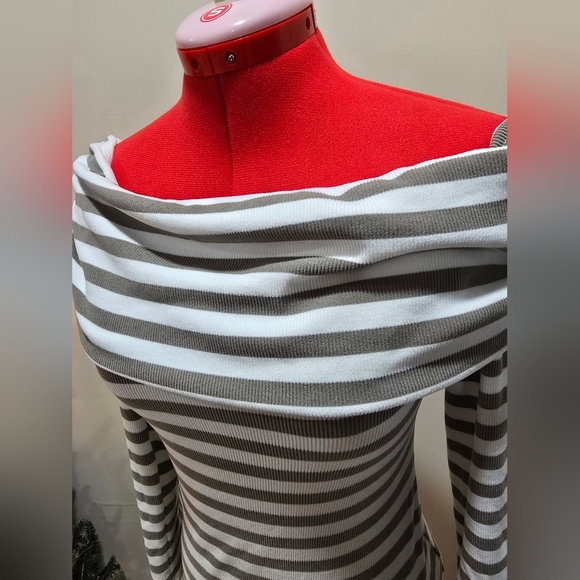 White Striped Long Sleeve Dress - Picture 4 of 6